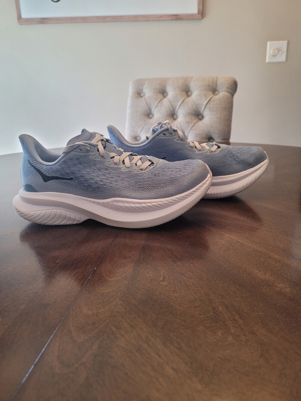 Hoka Women's One One MACH 6 Running Shoes - Light blue Lightweight Cushioning.